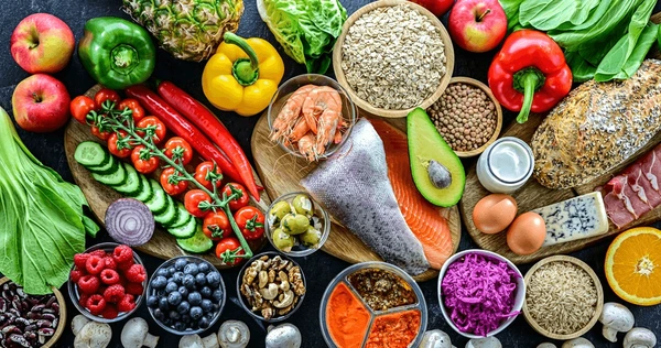 Comida representando la alimentación equilibrada